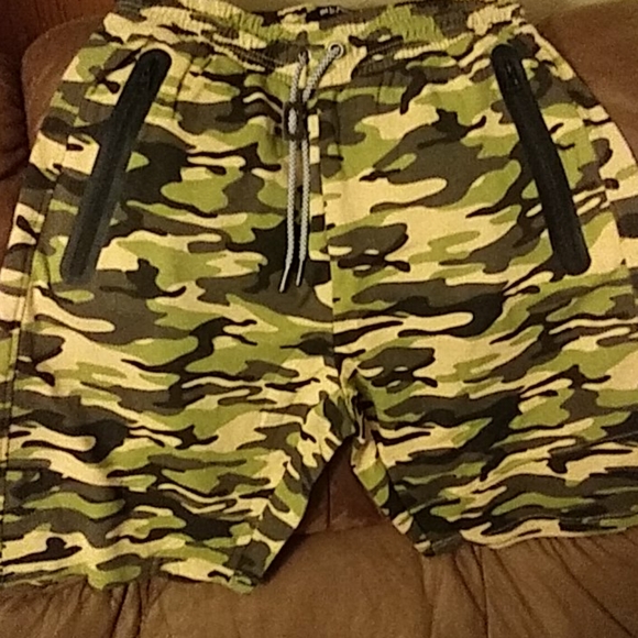 Mens camo shorts - Picture 1 of 1